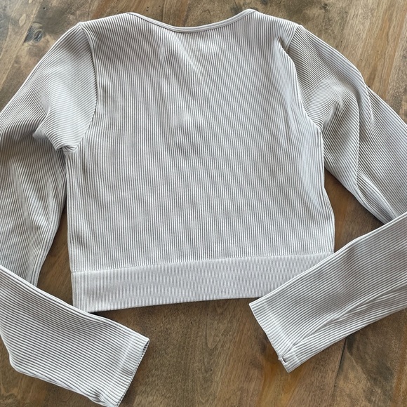 Pretty Little Thing top - Picture 3 of 3